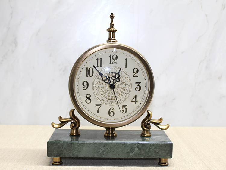 Mermer Tabanlı Masaüstü Saat
